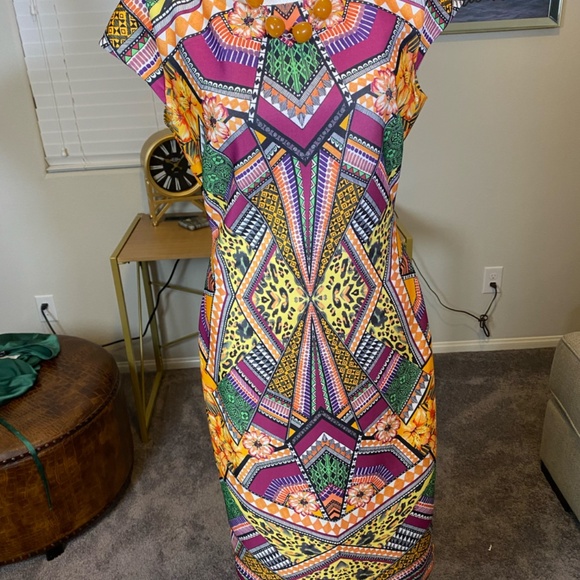 NY&C Tribal Floral Mixed Sheath Dress – Size M – Bold + Beautiful - Picture 2 of 5